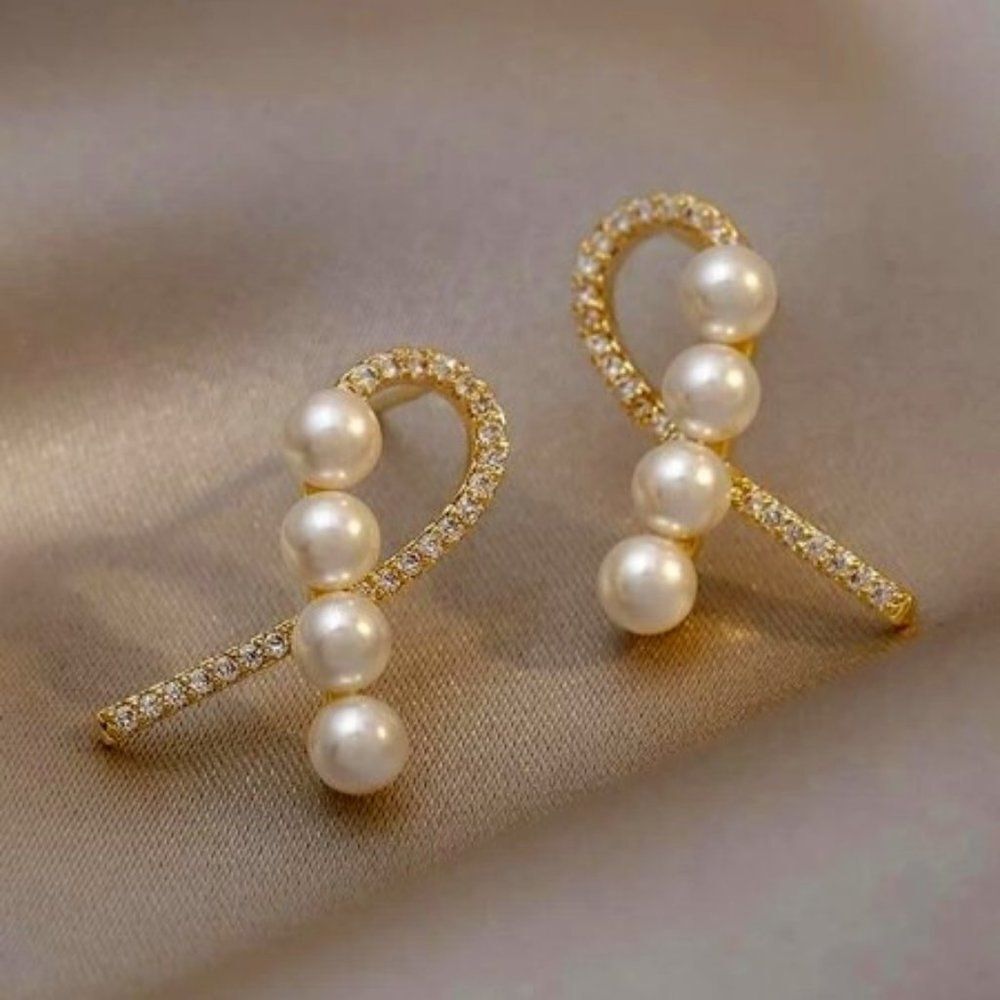 GOLD PEARL RHINESTONE STUD EARRINGS